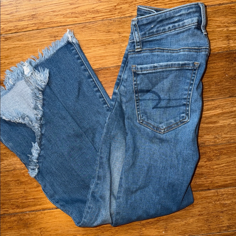 American Eagle Outfitters Distressed Ankle Jeans in Denim Blue